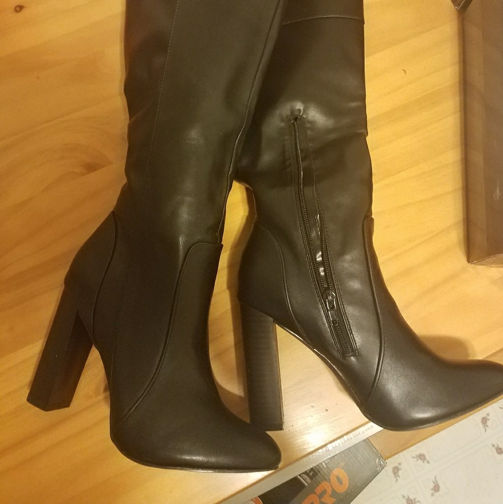 Tall calf leather boots with heel Size 8